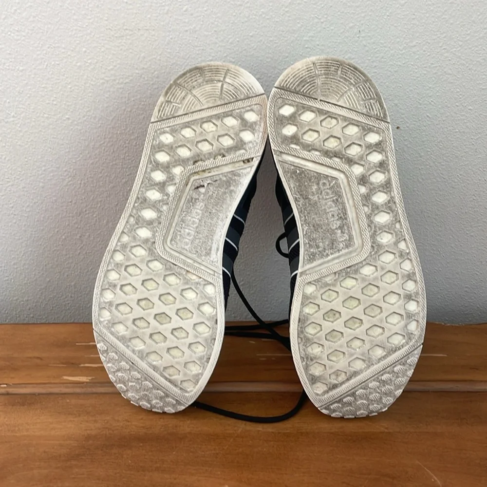 Adidas NMD R1 V2 Shoes Size 10